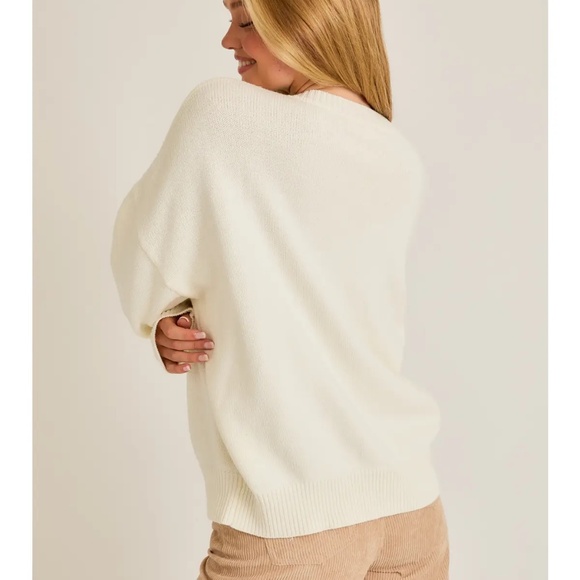 NWT Long Sleeve Crew Neck Teddy Bear Graphic Sweater - Picture 5 of 5